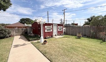 306 Avenue M, Abernathy, TX 79311