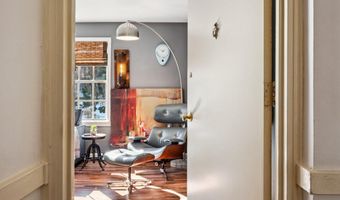 706 S ARLINGTON MILL Dr 18302, Arlington, VA 22204