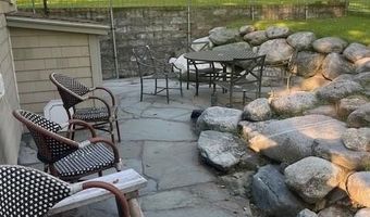 32 Wilbur Rd, Lincoln, RI 02865
