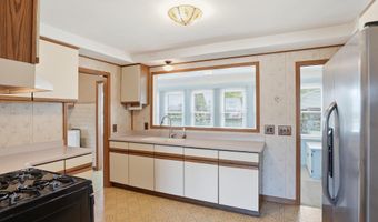 7589 Colony Dr, Algonac, MI 48001