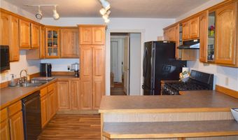 4777 Waterloo Rd, Atwater, OH 44201