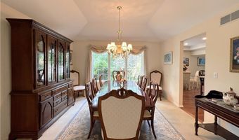 39 Wickendon Ct, Amherst, NY 14221
