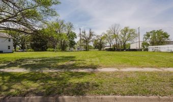 313 N Walnut St, Augusta, KS 67010