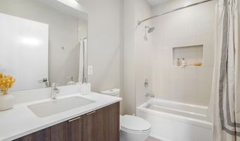 911 2ND St NE 501, Washington, DC 20002