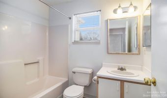 2235 S Huron Pkwy 4, Ann Arbor, MI 48104