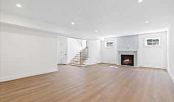 4911 37TH St N, Arlington, VA 22207