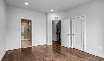 6940 ROCKLEDGE Dr, Bethesda, MD 20817