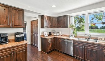 2640 Peru Center Rd, Willard, OH 44890