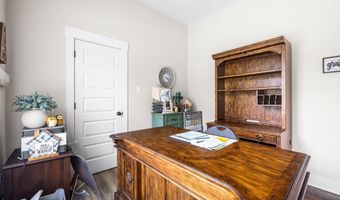 250 Saddlebrook Cir, Austin, AR 72007