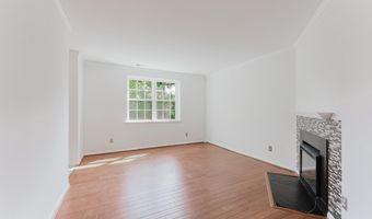 2725 S WALTER REED Dr B, Arlington, VA 22206