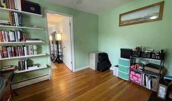 71 Glenwood Dr, North Kingstown, RI 02852