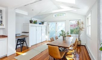 3 Vicksburg Pl, Newport, RI 02840