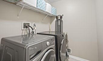 172 Windsong Cir, East Brunswick, NJ 08816