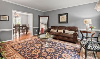 3801 WASHINGTON WOODS Dr, Alexandria, VA 22309