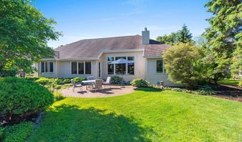 1900 E ORCHARD BLOSSOM Dr, Appleton, WI 54915