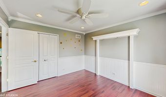 8 GEORGETOWN Ct, Algonquin, IL 60102