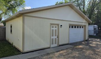 1306 S 2nd St, Aberdeen, SD 57401