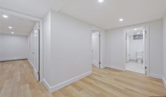 21 E Central Ave, Bergenfield, NJ 07621