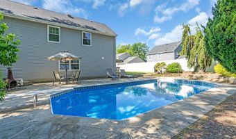 124 Sandpiper Dr, Belford, NJ 07718