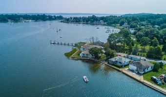 99 Smith St, Bristol, RI 02809