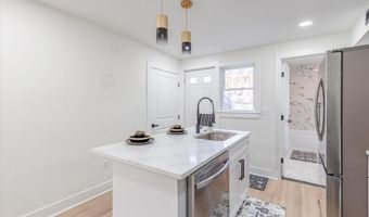 4702 MEADE St NE, Washington, DC 20019