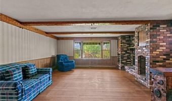 21 Foxhill Ave, Bristol, RI 02809