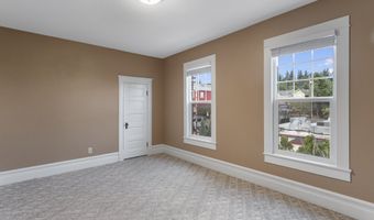 712 MADISON St, Oregon City, OR 97045