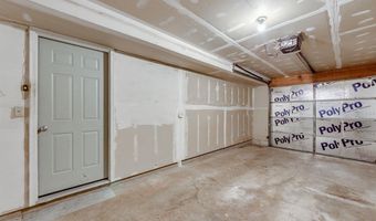 1632 Whispering Creek Dr, Ballwin, MO 63021