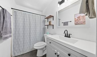 2885 Iris St, Anderson, CA 96007