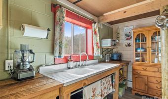 138 Robert Phillips Rd, Bakersville, NC 28705