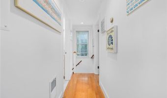 44 Bliss Mine Rd 10, Middletown, RI 02842