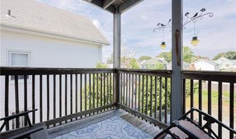 10 Walnut St, East Providence, RI 02914