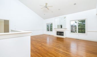 16 Thistle Holw 16, Avon, CT 06001