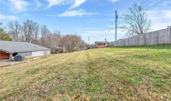 402 S Spruce St, Wilkesboro, NC 28697