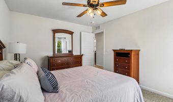 8 Liam Ct, Algonquin, IL 60102