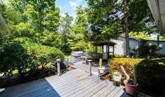 6628 Bateman Ln, Athens, OH 45701