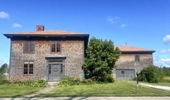 382 S Main St, Alburgh, VT 05440