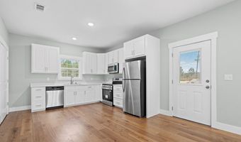 596 Beach Rd, Baxley, GA 31513