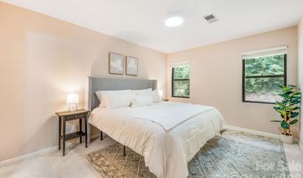 2604 Vineyard Blvd, Asheville, NC 28805