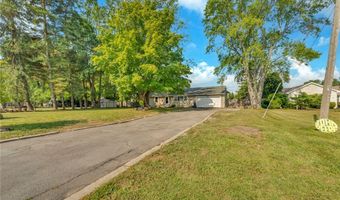 140 Haussauer Rd, Amherst, NY 14068