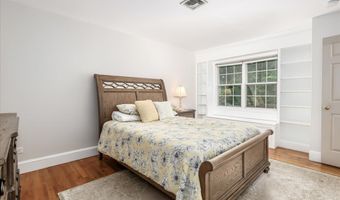 2 Raven Crest Dr, Bethel, CT 06801