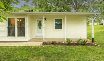 250 Sunset Dr, Ballwin, MO 63011