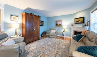 226 Villager Rd, Chester, NH 03036