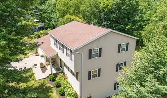 292 Summerhill Dr, Aurora, OH 44202
