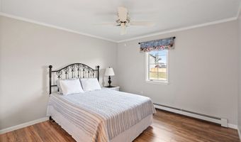 12 E Longport Ave, Bayville, NJ 08721