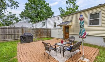 9541 Dulles Ct, Affton, MO 63123