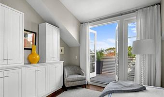 50 School St 7, Newport, RI 02840