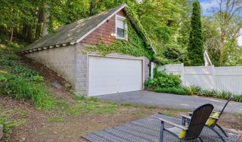 17 Oxford Rd, Albany, NY 12203