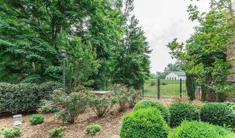 192 Lakeshore Dr, Albany, KY 42602