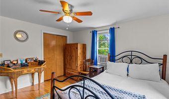 174 Lawnacre Dr, Cranston, RI 02920
